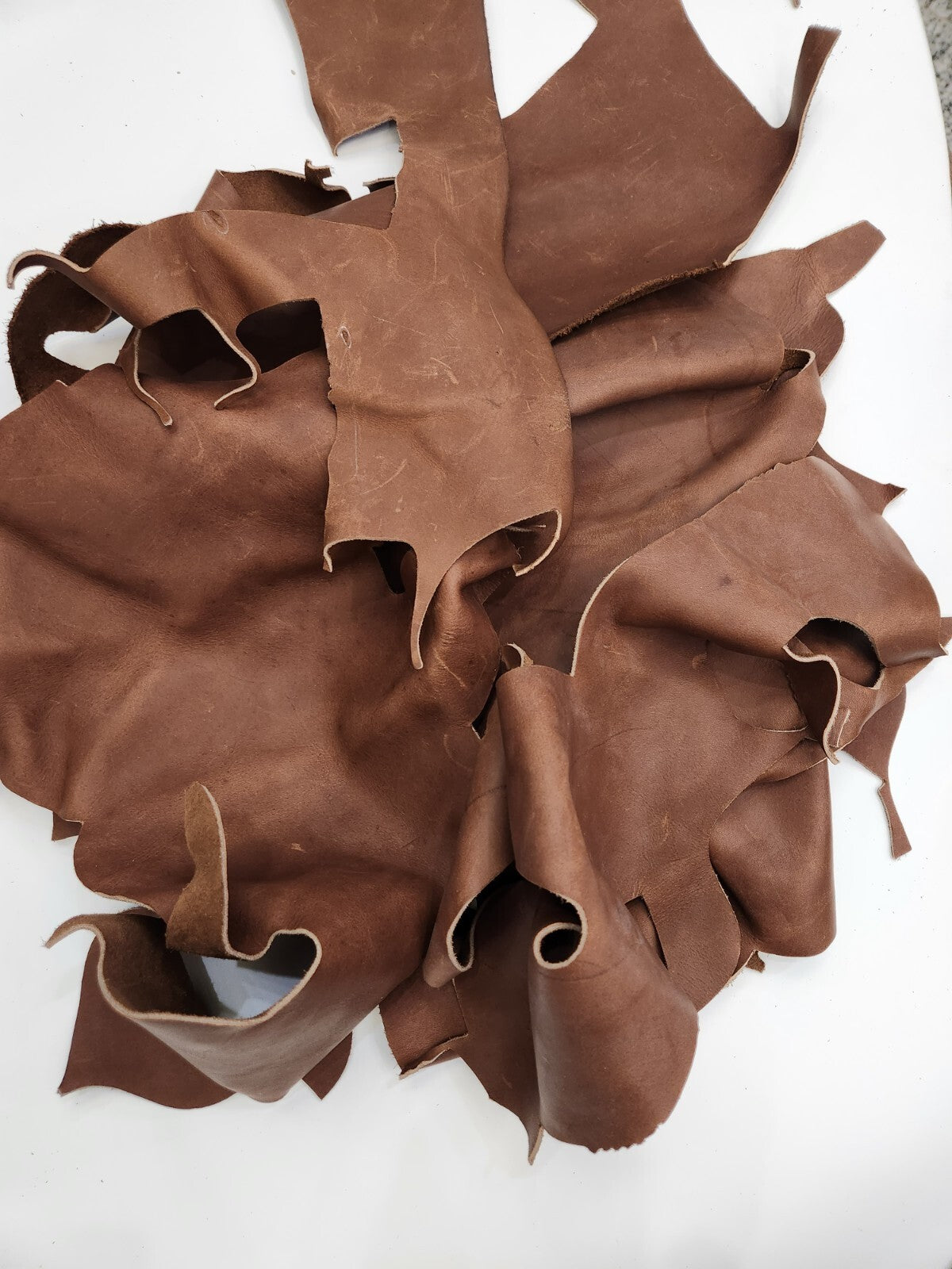 SCRAP Thickness 3 TO 5 OZ Cow full grain tooling leather 2 HAND SIZES 3 COLOR