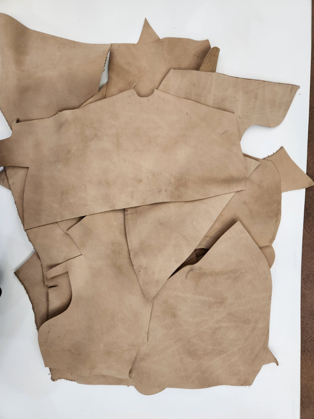 SCRAP Thickness 3 TO 5 OZ Cow full grain tooling leather 2 HAND SIZES 3 COLOR