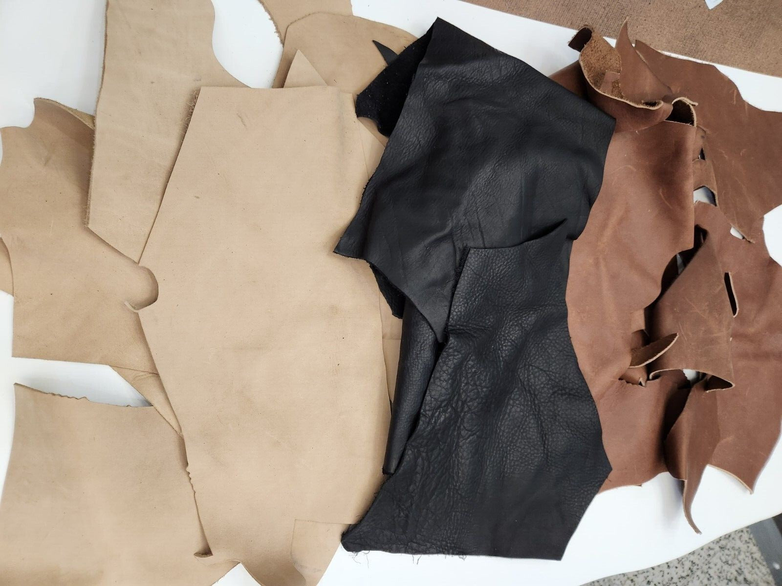 Scrap Thickness 3-6 OZ Cowhide Assorted EURTH TONE Colors  tooling leather