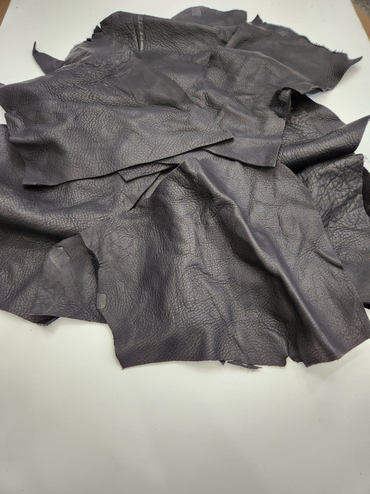 SCRAP Thickness 3 TO 5 OZ Cow full grain tooling leather 2 HAND SIZES 3 COLOR